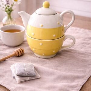 Yellow and White Polka Dot Teapot Set